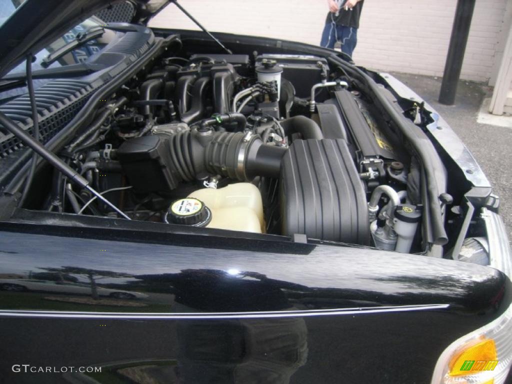 2005 Ford Explorer XLT 4x4 4.0 Liter SOHC 12-Valve V6 Engine Photo #39221066