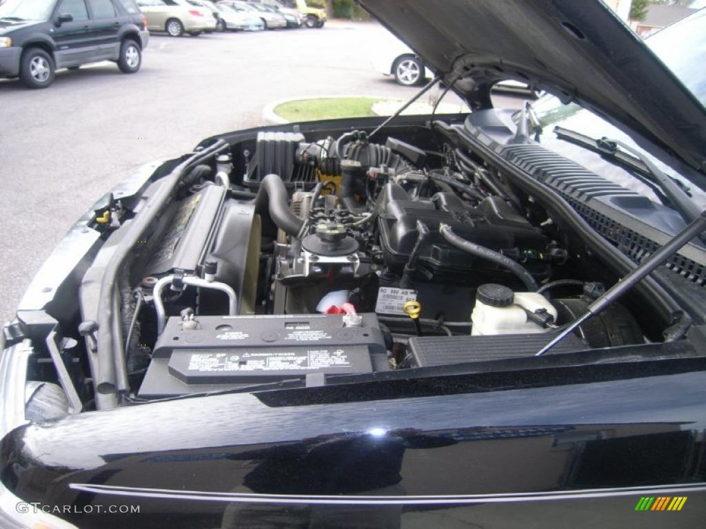 2005 Ford Explorer XLT 4x4 4.0 Liter SOHC 12-Valve V6 Engine Photo #39221098