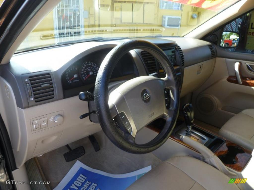 Beige Interior 2003 Kia Sorento EX Photo #39223434