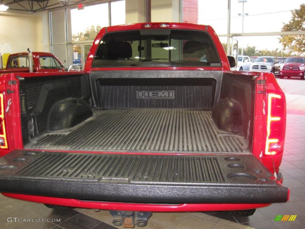 2005 Ram 1500 SLT Regular Cab 4x4 - Flame Red / Dark Slate Gray photo #12