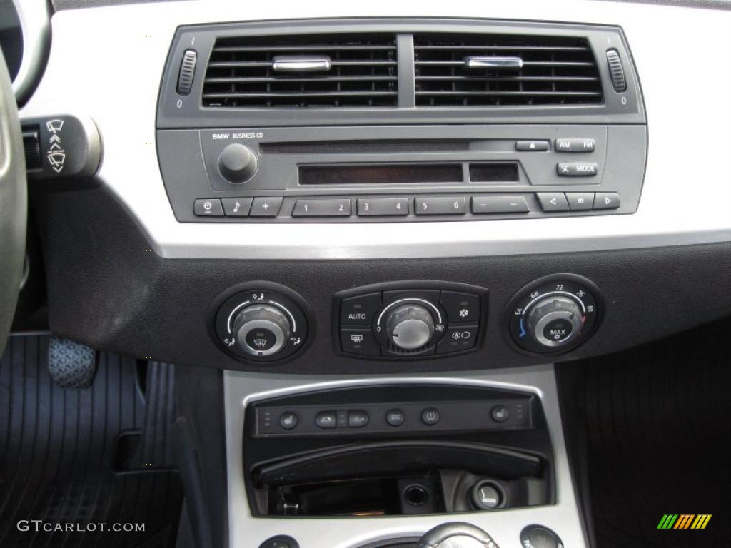 2006 BMW M Roadster Controls Photo #39225382