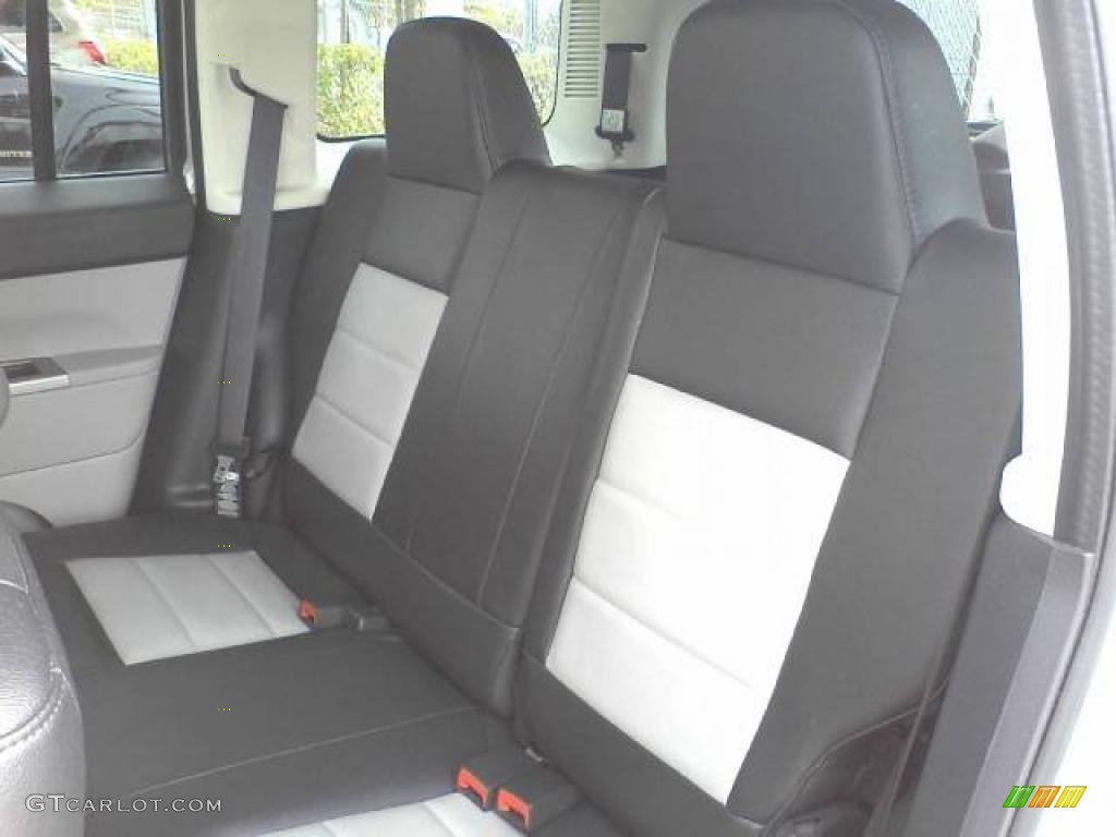 Pastel Slate Gray Interior 2007 Jeep Patriot Limited Photo #39225570