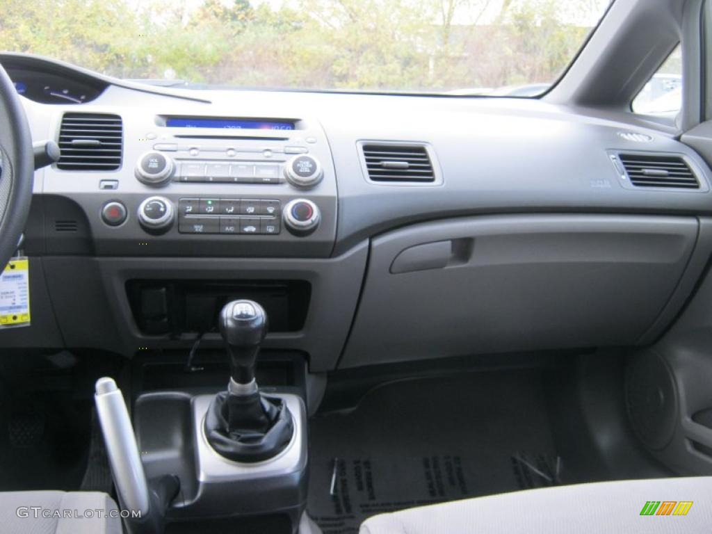 2006 Honda Civic EX Sedan Gray Dashboard Photo #39225930