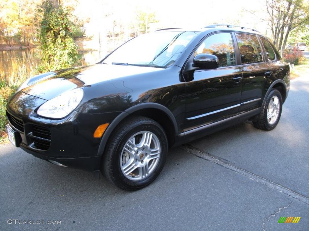 Black Porsche Cayenne