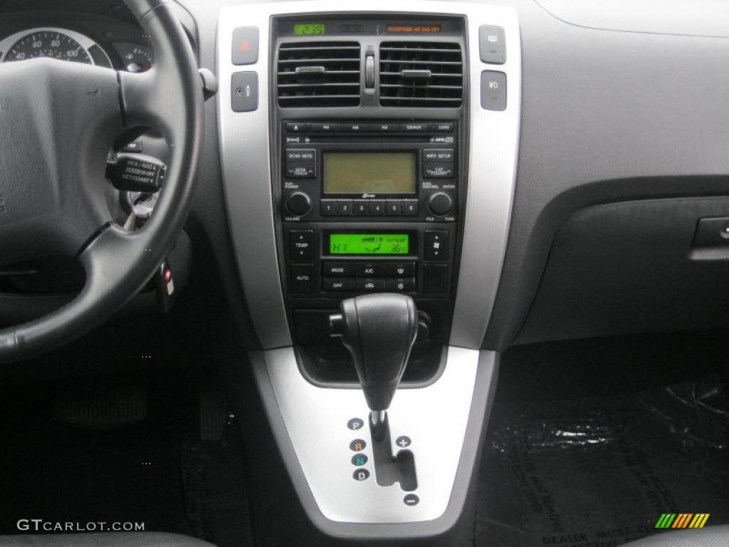 2008 Hyundai Tucson Limited Controls Photo #39227922