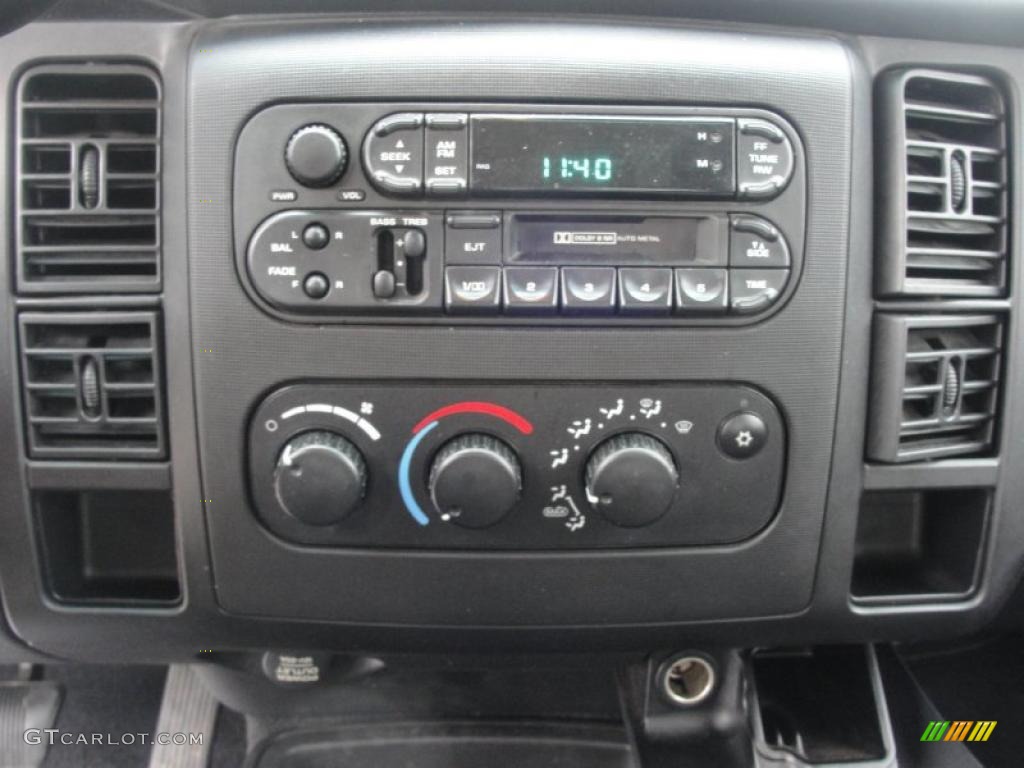 2001 Dodge Dakota Sport Quad Cab Controls Photo #39229026