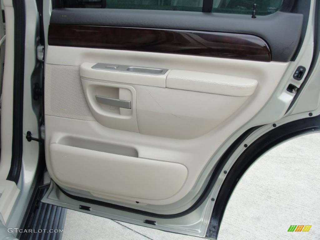 2003 Lincoln Aviator Luxury AWD Light Parchment Door Panel Photo #39229690