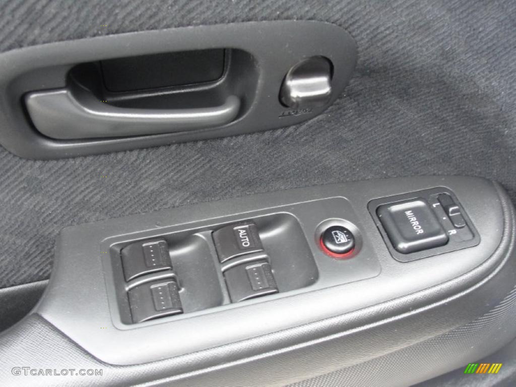 2005 Honda CR-V LX Controls Photo #39230754