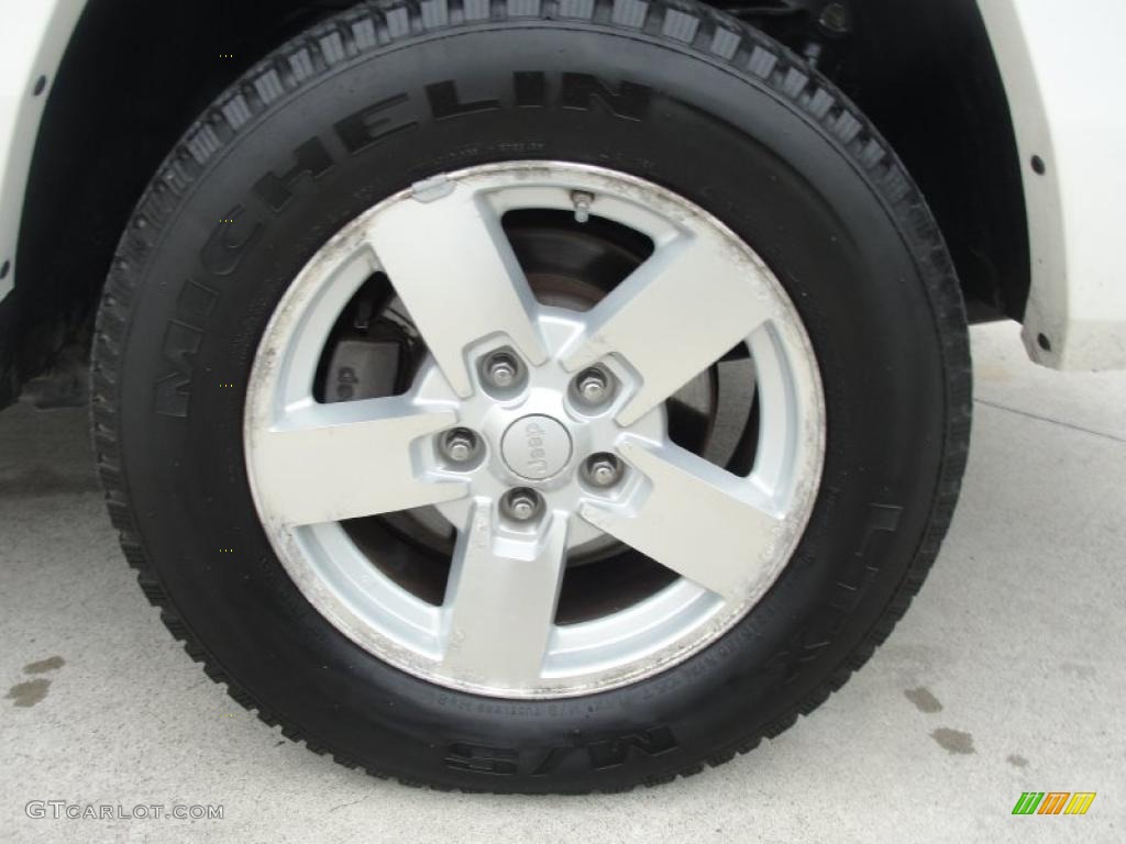 2006 Jeep Commander Standard Commander Model Wheel Photo #39231174