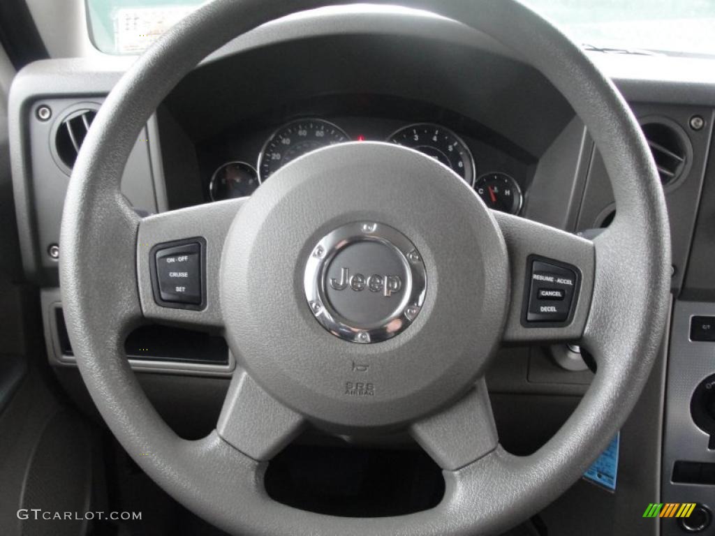 2006 Jeep Commander Standard Commander Model Medium Slate Gray Steering Wheel Photo #39231684