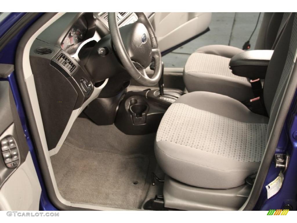 2006 Focus ZX4 SES Sedan - Sonic Blue Metallic / Dark Flint/Light Flint photo #5