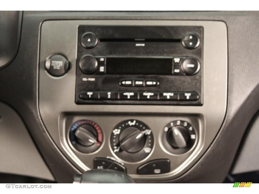 2006 Focus ZX4 SES Sedan - Sonic Blue Metallic / Dark Flint/Light Flint photo #11