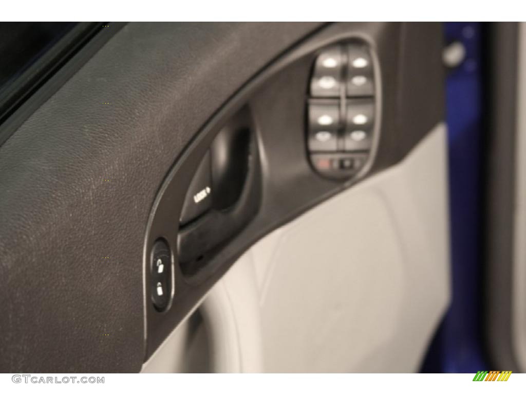 2006 Focus ZX4 SES Sedan - Sonic Blue Metallic / Dark Flint/Light Flint photo #12