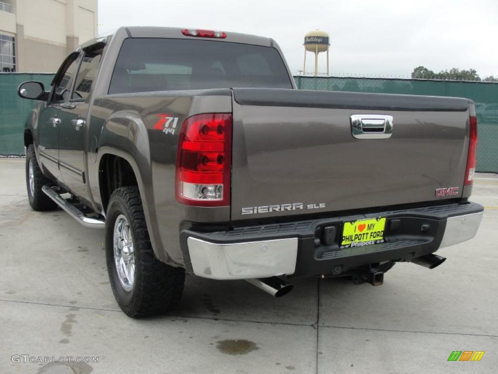 2008 Sierra 1500 SLE Crew Cab 4x4 - Medium Brown Metallic / Light Cashmere photo #5