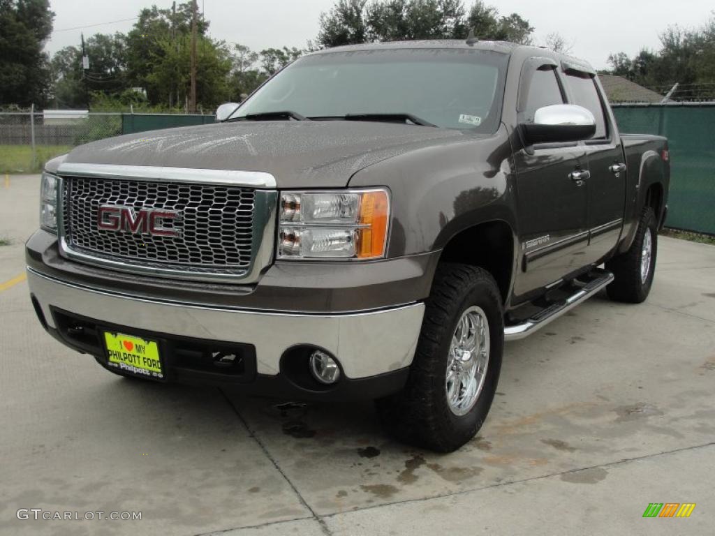 2008 Sierra 1500 SLE Crew Cab 4x4 - Medium Brown Metallic / Light Cashmere photo #7