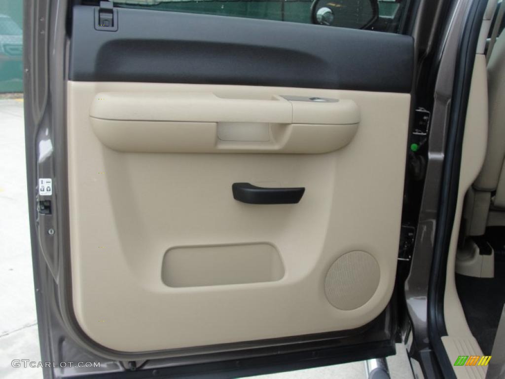 2008 GMC Sierra 1500 SLE Crew Cab 4x4 Light Cashmere Door Panel Photo #39235933