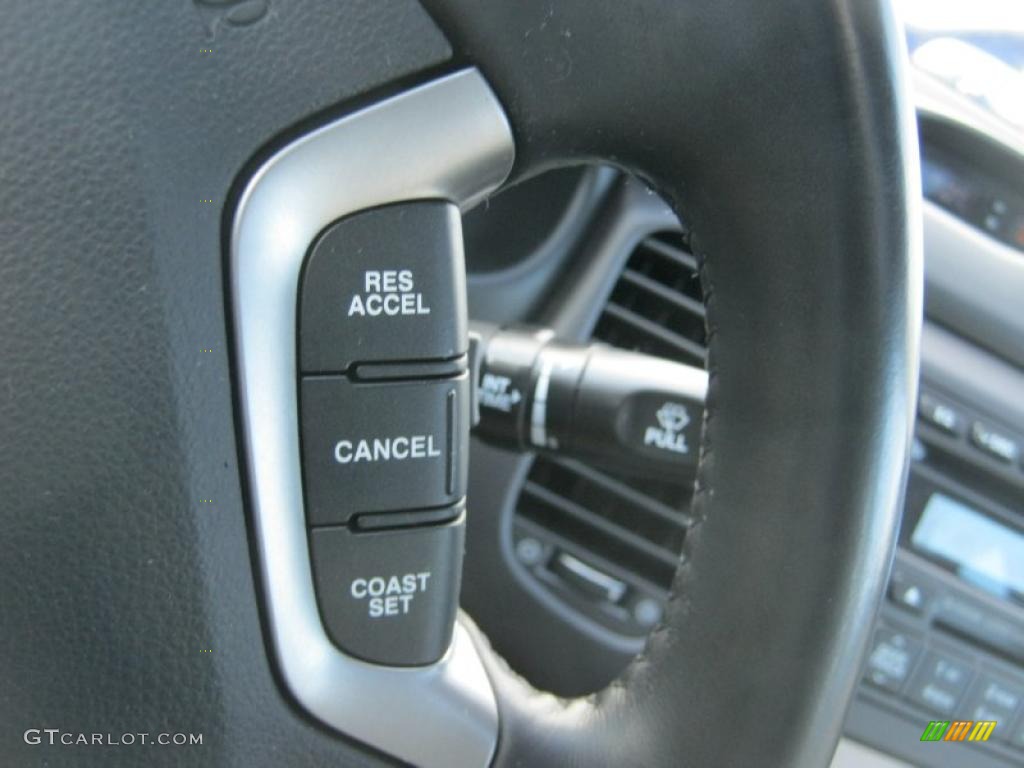 2006 Kia Optima EX V6 Controls Photo #39236061