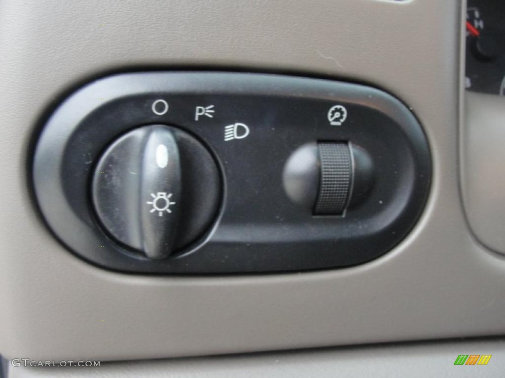 2000 Ford Excursion Limited 4x4 Controls Photo #39239489