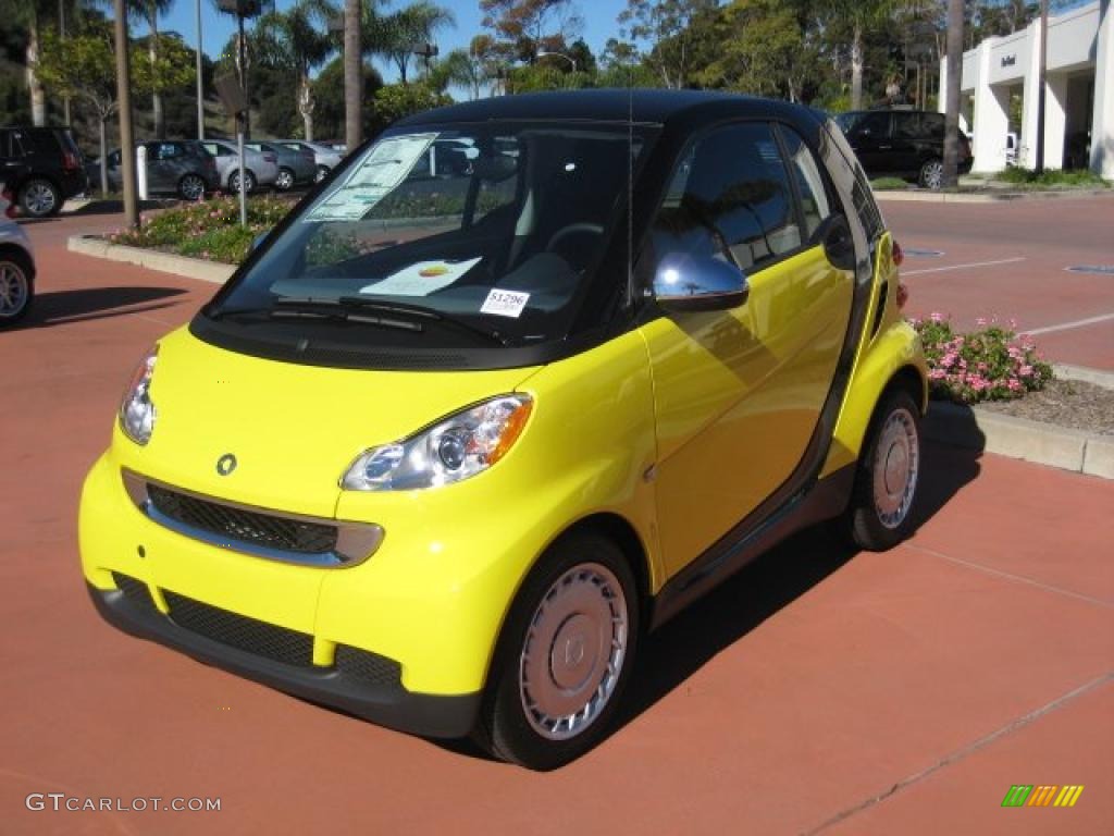 Light Yellow 2010 Smart fortwo pure coupe Exterior Photo #39240974