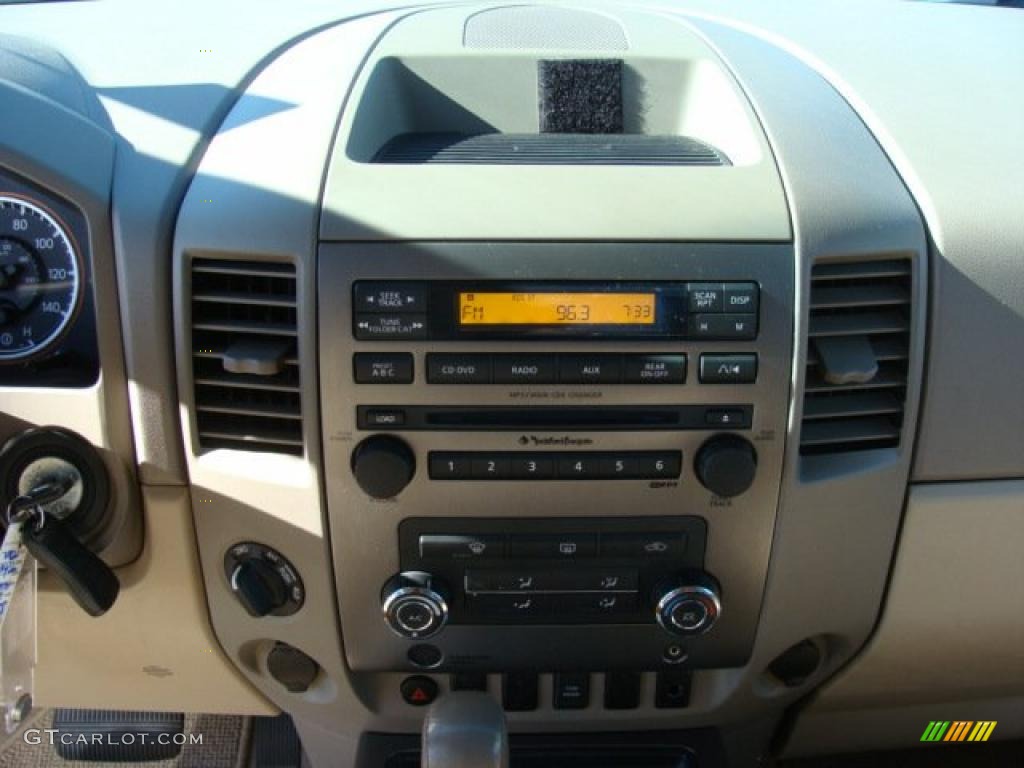 2008 Nissan Titan SE Crew Cab 4x4 Controls Photo #39241046
