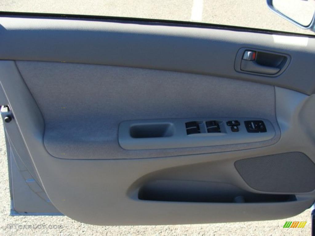 2004 Toyota Camry LE V6 Door Panel Photos
