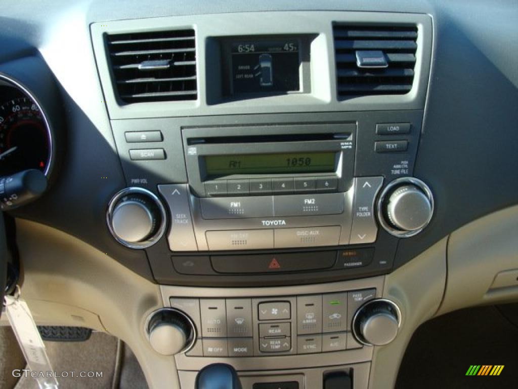 2010 Toyota Highlander SE 4WD Controls Photo #39243202