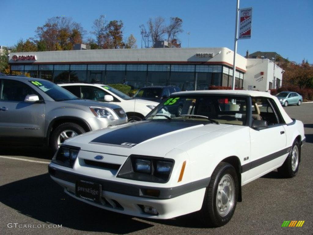 1985 Mustang GT Convertible - Oxford White / Beige photo #2