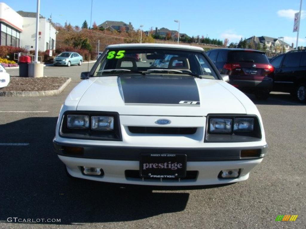 1985 Mustang GT Convertible - Oxford White / Beige photo #3