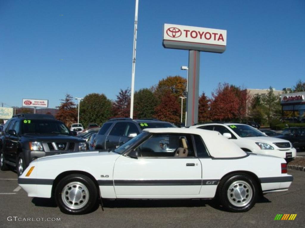 1985 Mustang GT Convertible - Oxford White / Beige photo #4