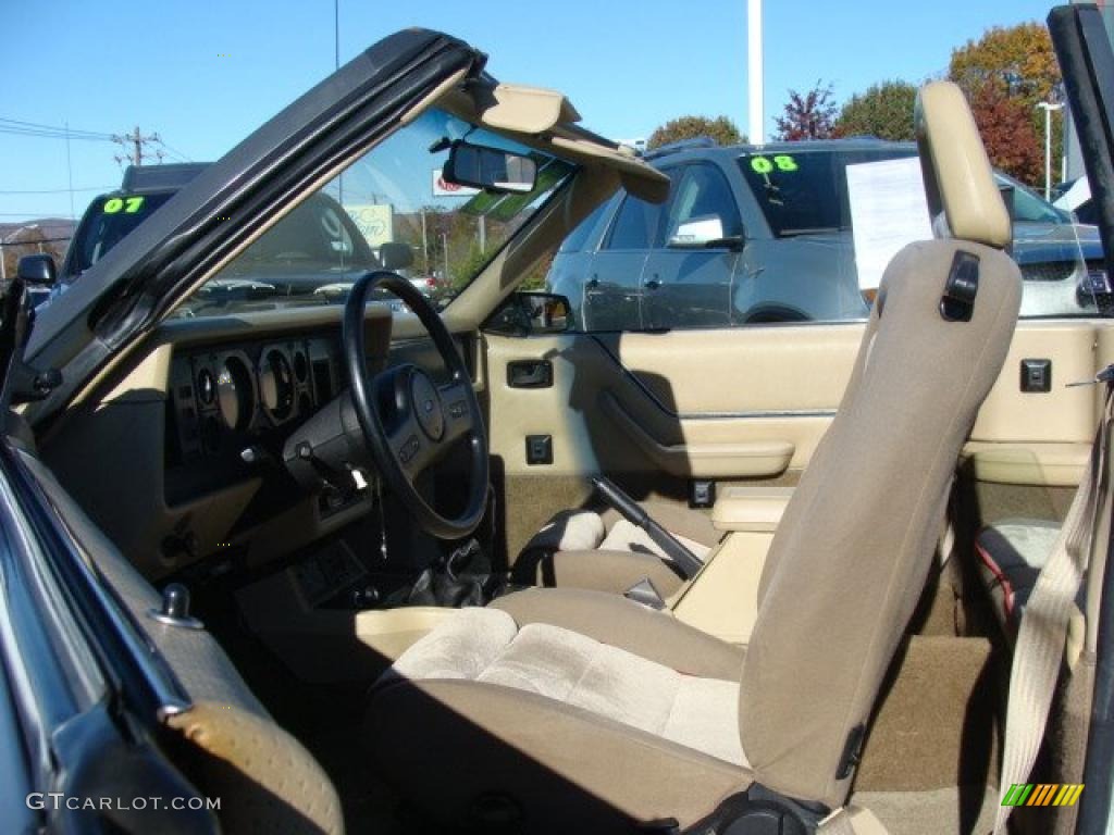 Beige Interior 1985 Ford Mustang GT Convertible Photo #39243386