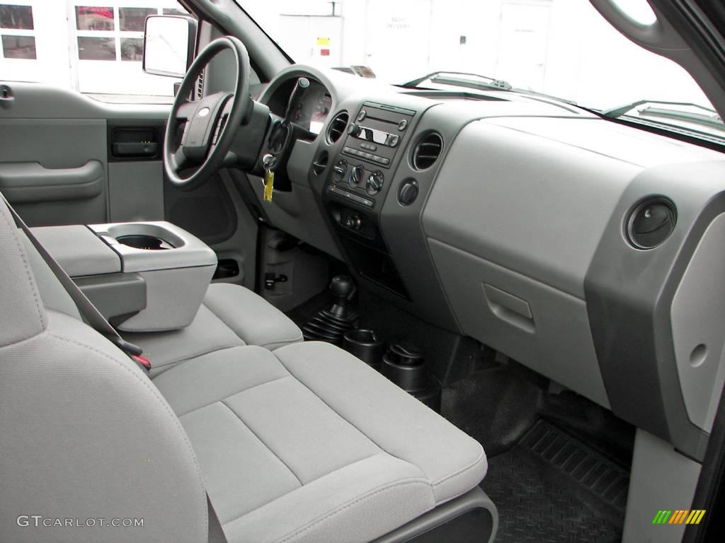 2005 F150 STX Regular Cab 4x4 - Dark Stone Metallic / Medium Flint Grey photo #17