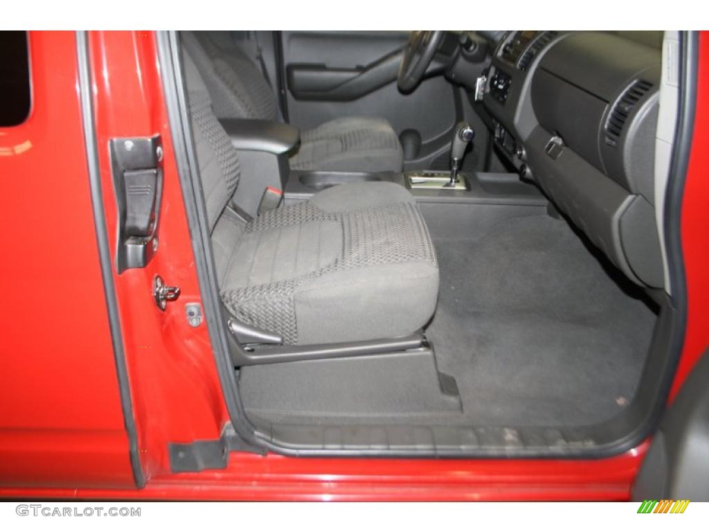Charcoal Interior 2007 Nissan Frontier SE King Cab 4x4 Photo #39248787