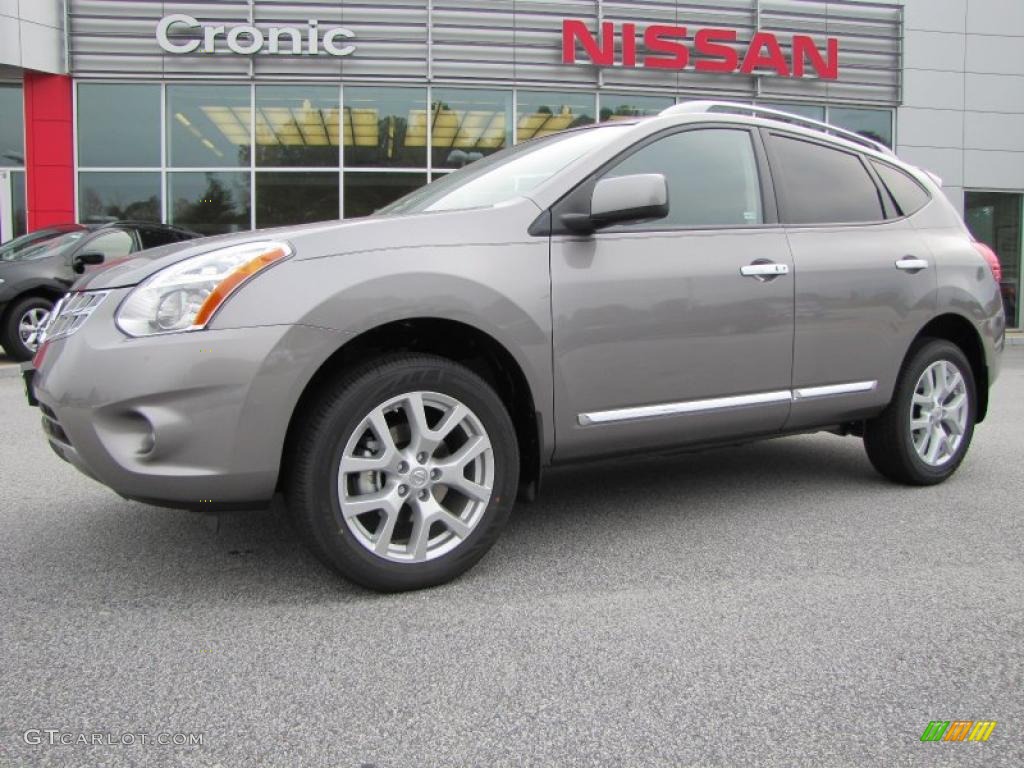 Platinum Graphite Nissan Rogue