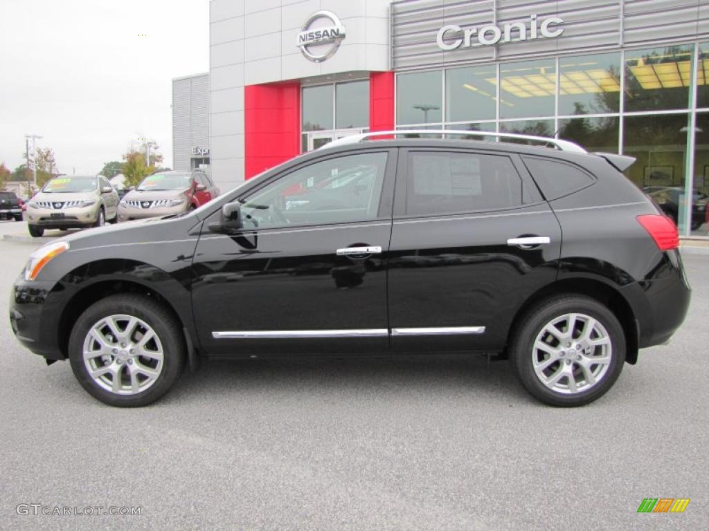2011 Rogue SV - Wicked Black / Black photo #2