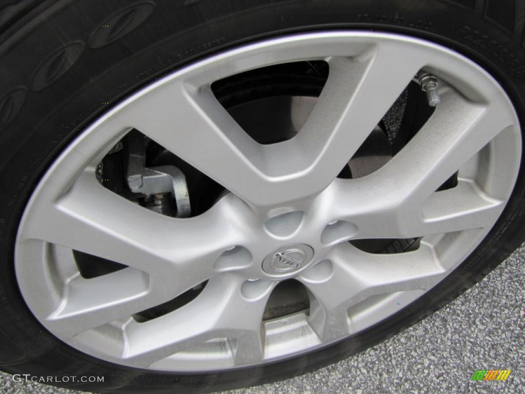 2011 Nissan Rogue SV Wheel Photo #39251196