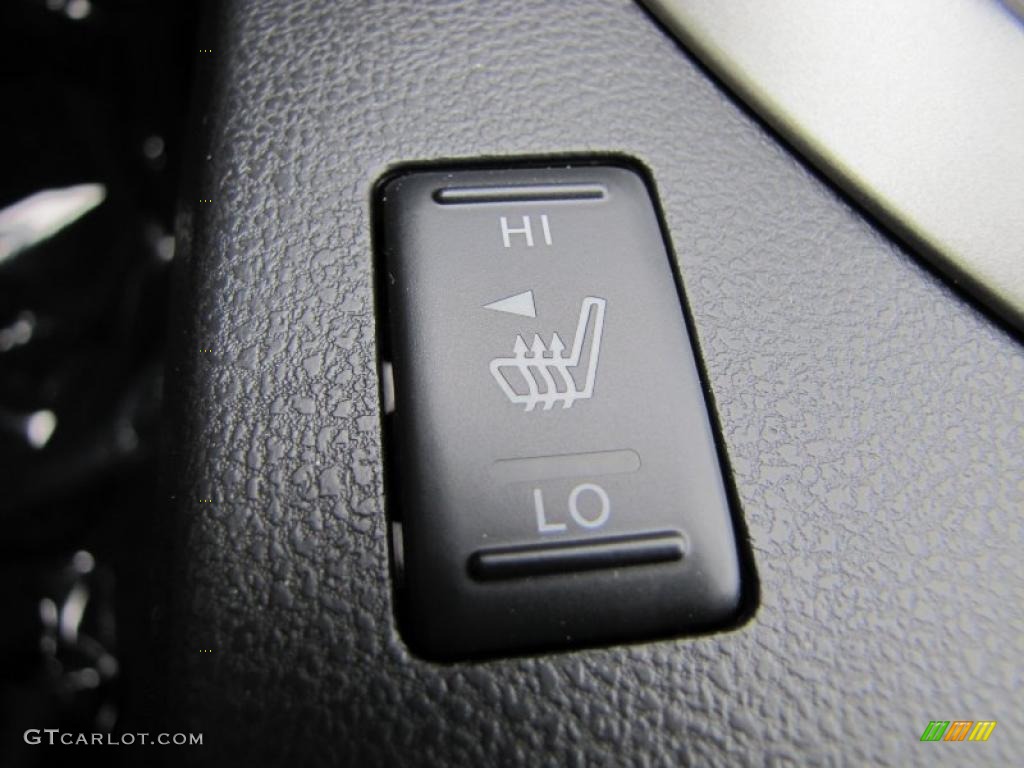 2011 Rogue SV - Wicked Black / Black photo #20