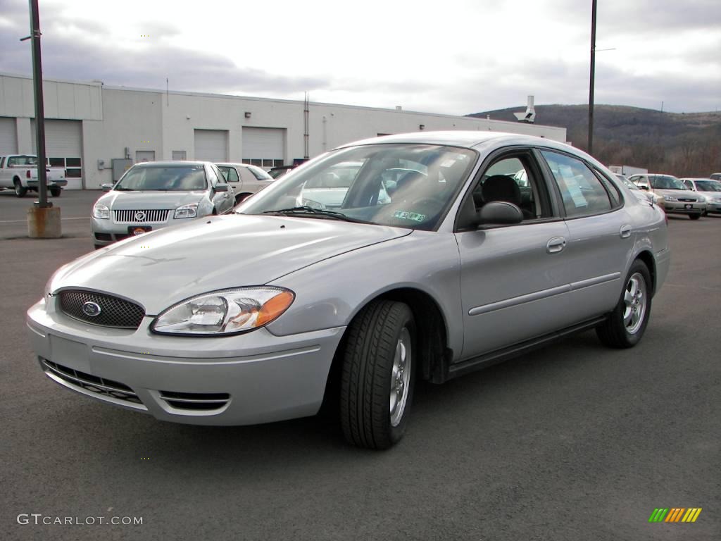 2005 Taurus SE - Silver Frost Metallic / Medium/Dark Flint photo #1