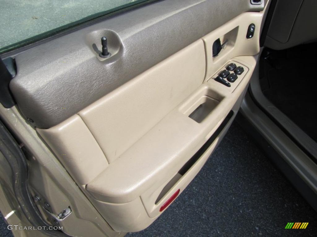 2001 Ford Taurus LX Medium Parchment Door Panel Photo #39252405