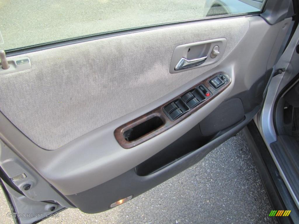 2002 Honda Accord SE Sedan Quartz Gray Door Panel Photo #39252721