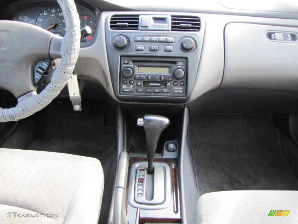 2002 Honda Accord SE Sedan Quartz Gray Dashboard Photo #39252765