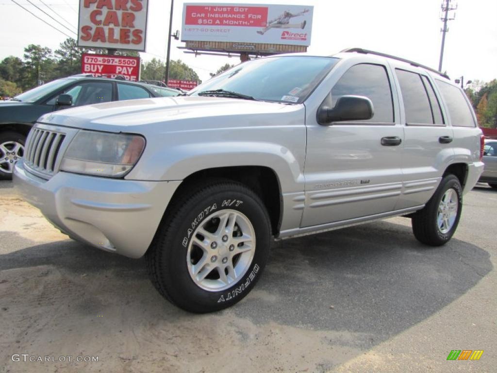 2004 Grand Cherokee Laredo - Bright Silver Metallic / Dark Slate Gray photo #1
