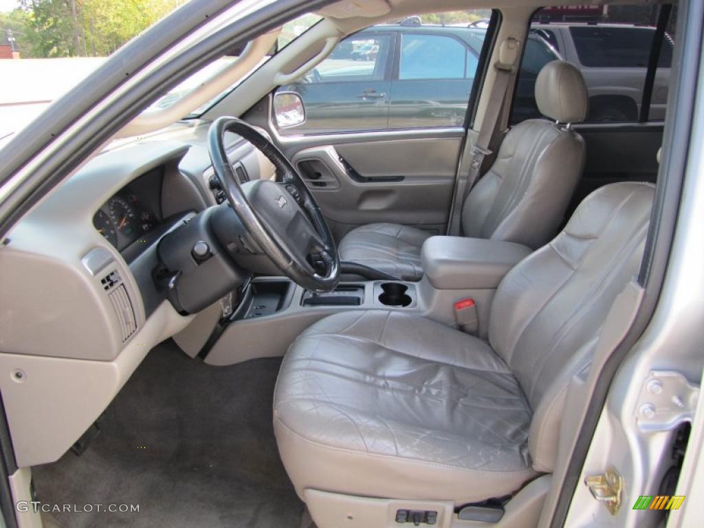 2004 Grand Cherokee Laredo - Bright Silver Metallic / Dark Slate Gray photo #6