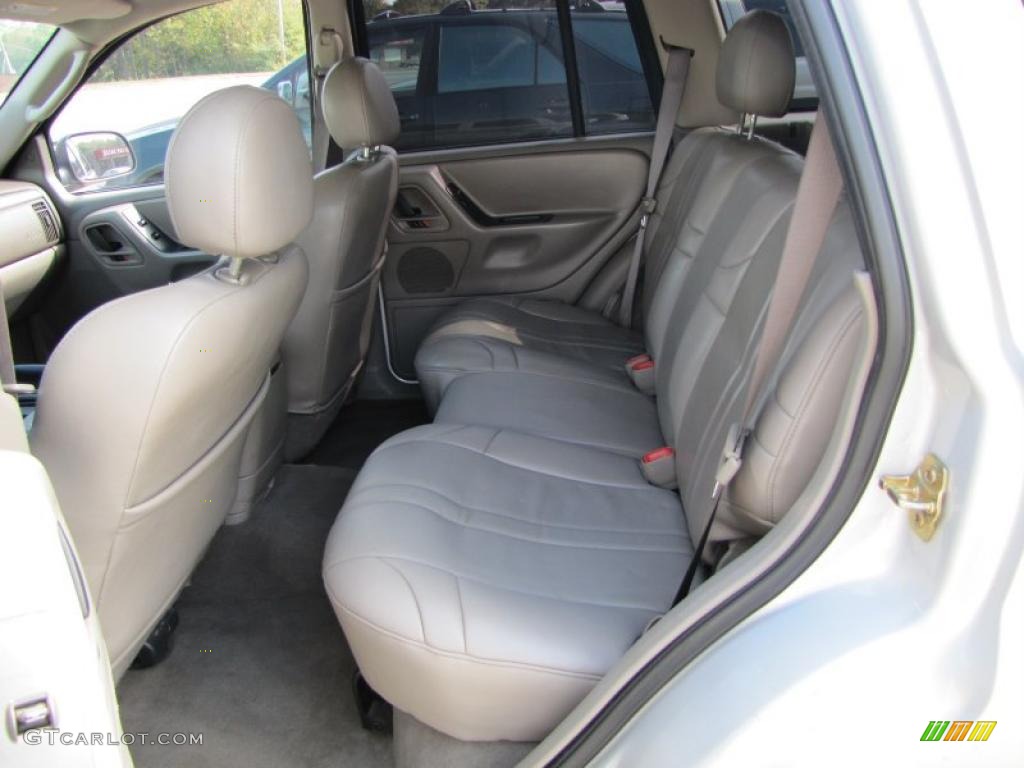 2004 Grand Cherokee Laredo - Bright Silver Metallic / Dark Slate Gray photo #8