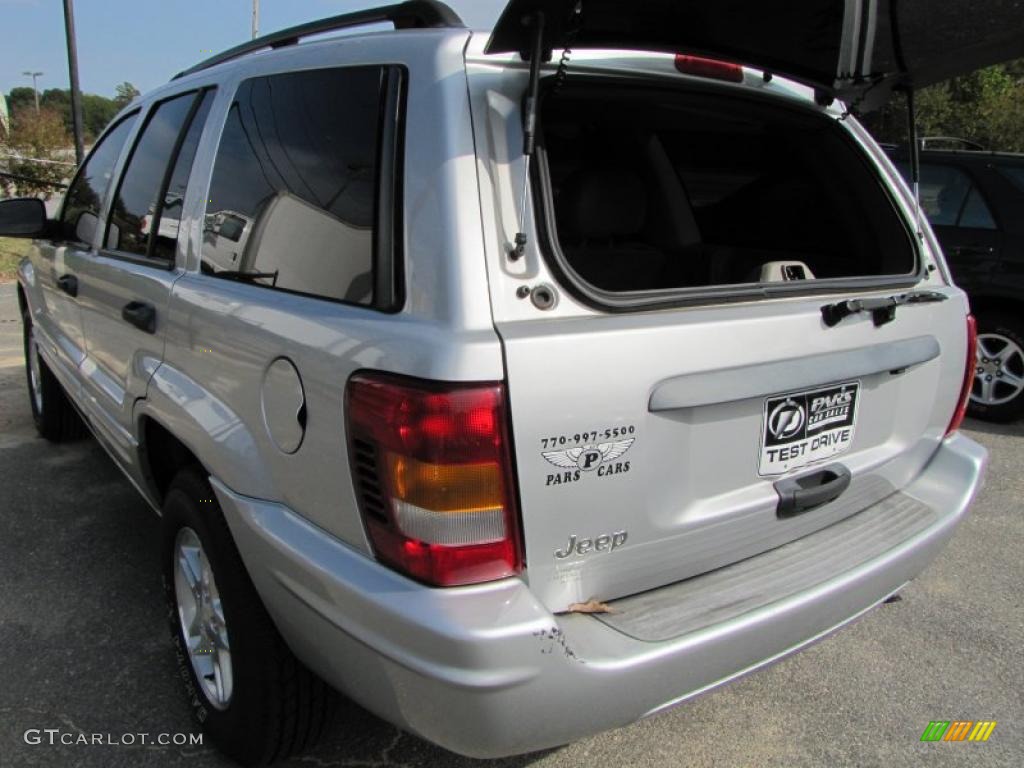 2004 Grand Cherokee Laredo - Bright Silver Metallic / Dark Slate Gray photo #9