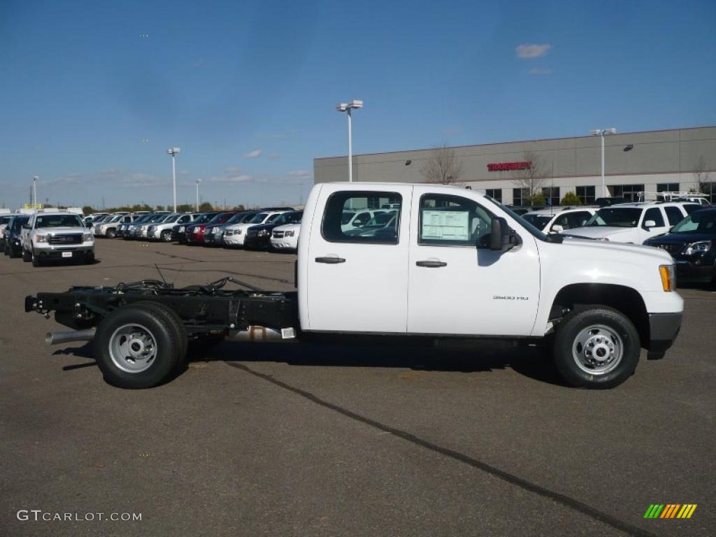 Summit White 2011 GMC Sierra 3500HD Work Truck Crew Cab 4x4 Chassis Exterior Photo #39253049