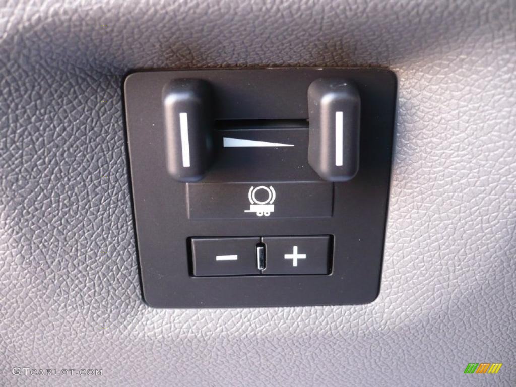 2011 GMC Sierra 3500HD Work Truck Regular Cab 4x4 Flat Bed Controls Photo #39253177