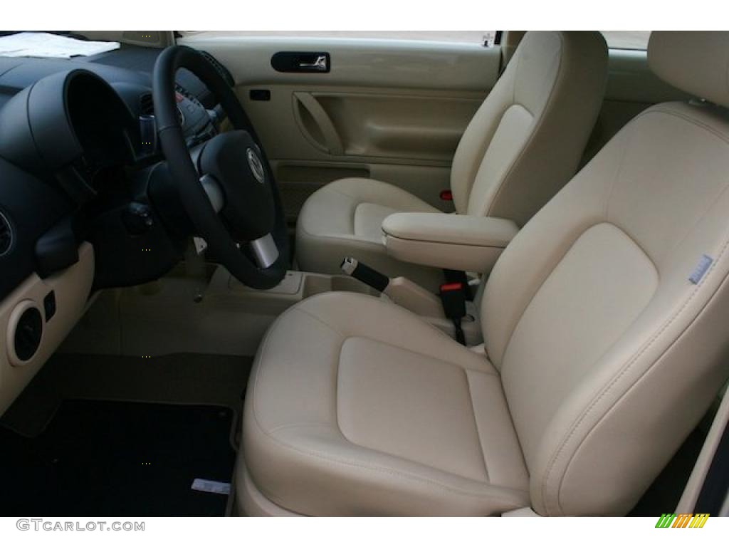 Cream Interior 2010 Volkswagen New Beetle 2.5 Coupe Photo #39256243