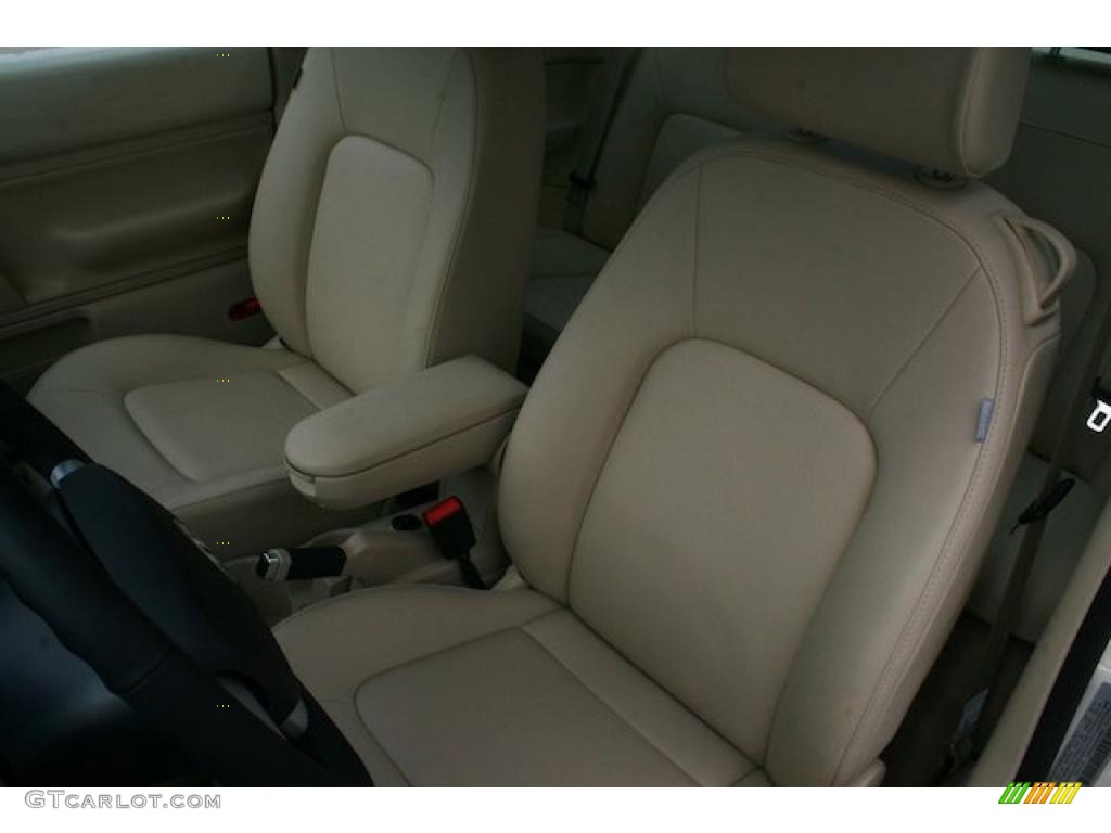 Cream Interior 2010 Volkswagen New Beetle 2.5 Coupe Photo #39256279
