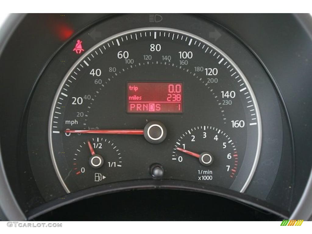 2010 Volkswagen New Beetle 2.5 Coupe Gauges Photo #39256287