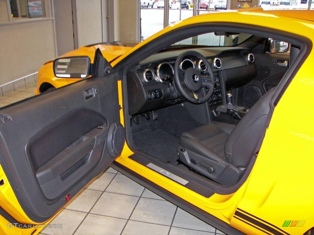 Black/Black Interior 2009 Ford Mustang Shelby GT500 Coupe Photo #3925719